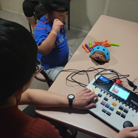 Portable Audiometer 2 scaled e1748455274144
